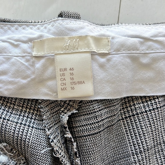 H&m Black and White Checked Trouser Pants - Picture 6 of 7